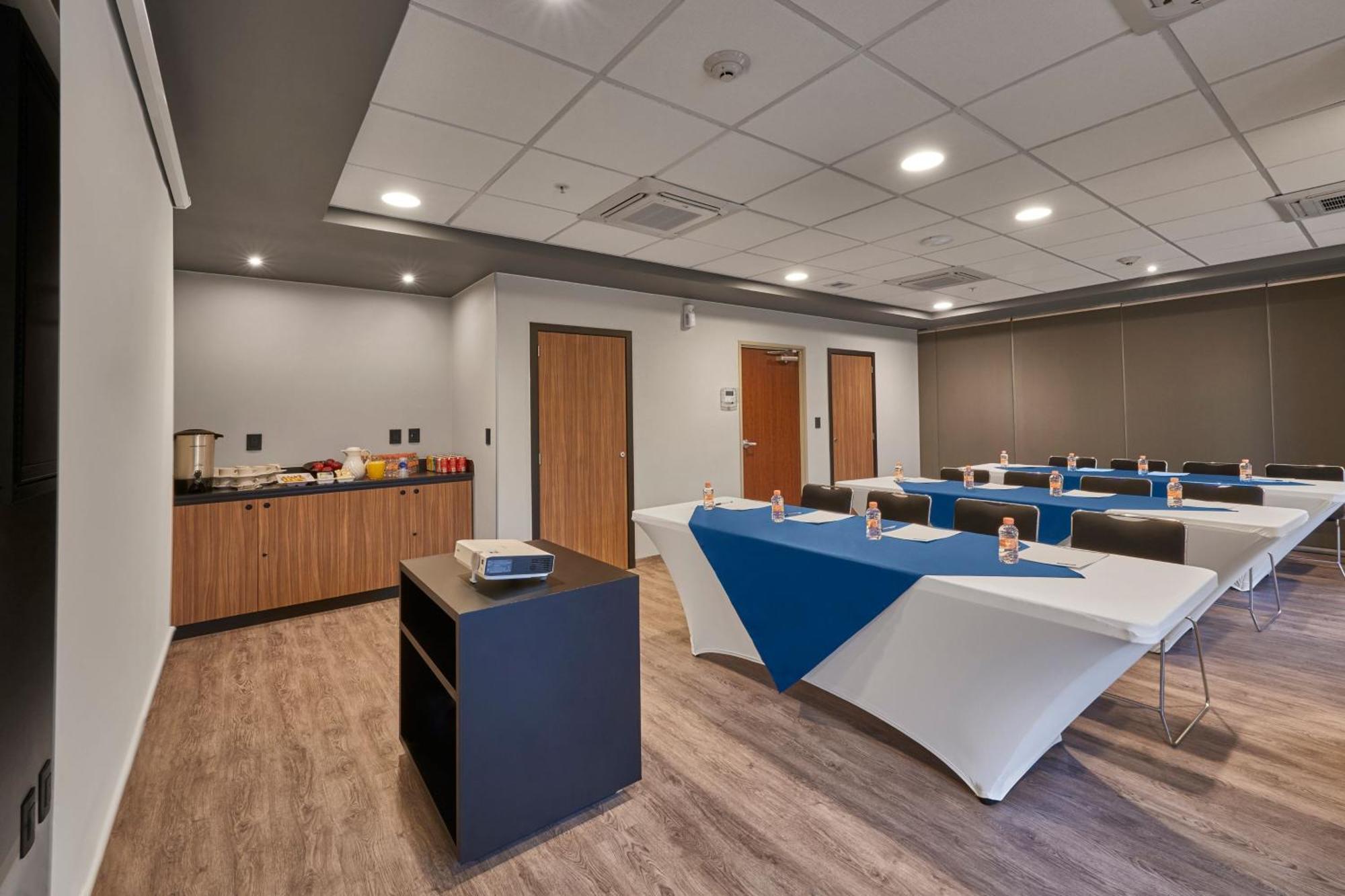City Express Plus By Marriott Cali Colombia Bagian luar foto