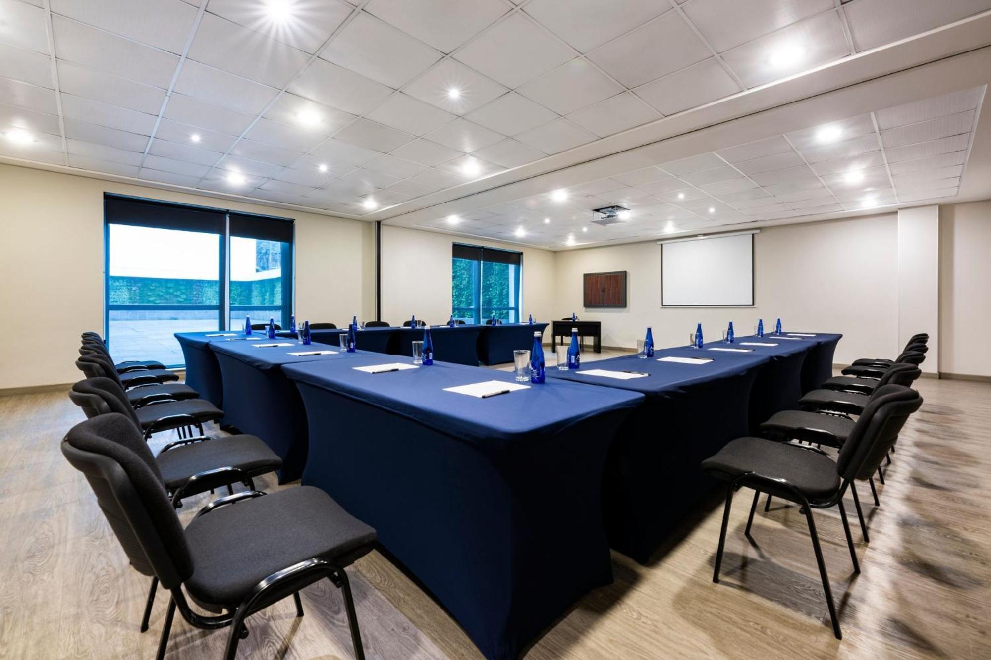 City Express Plus By Marriott Cali Colombia Bagian luar foto