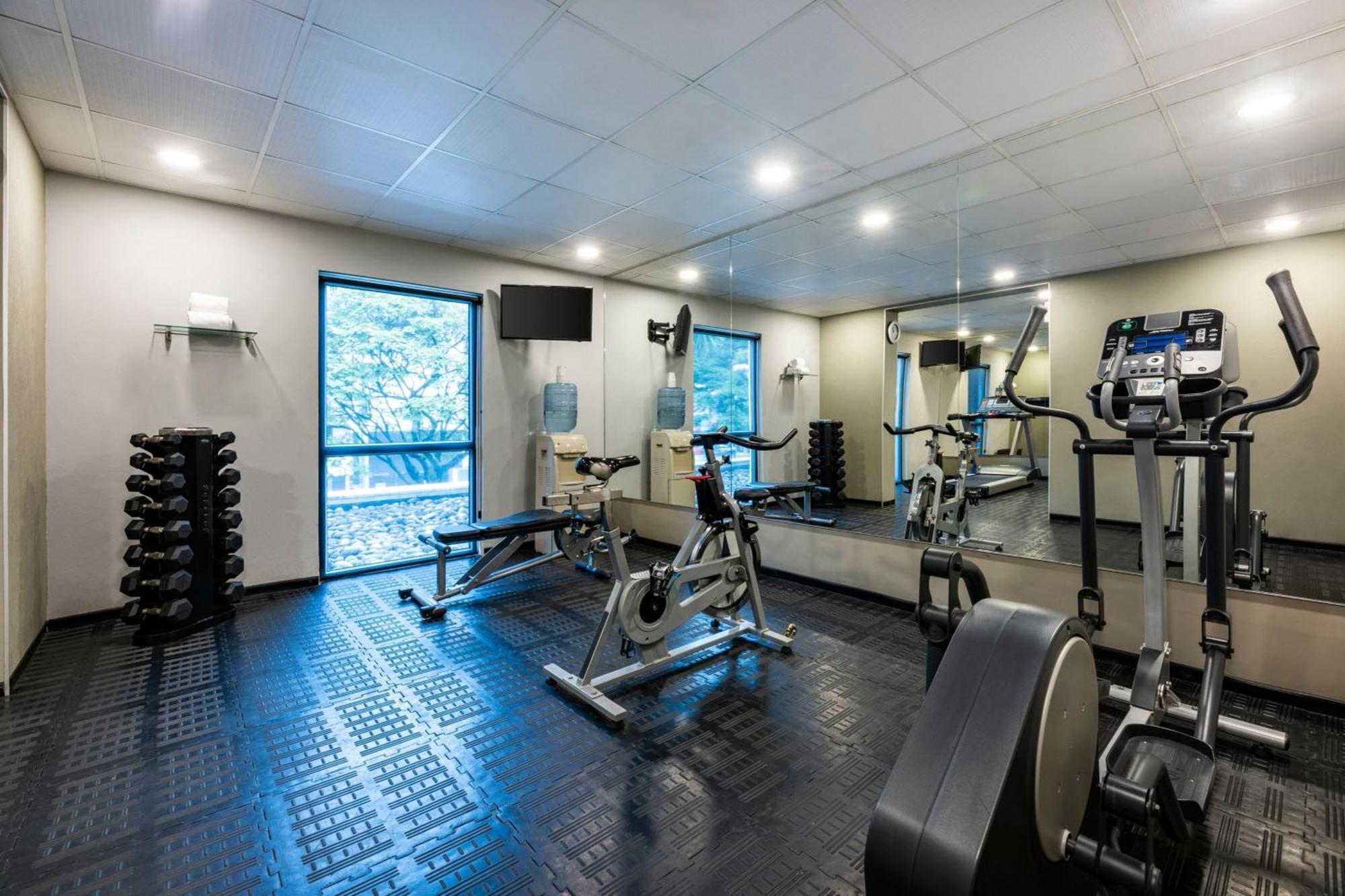 City Express Plus By Marriott Cali Colombia Bagian luar foto