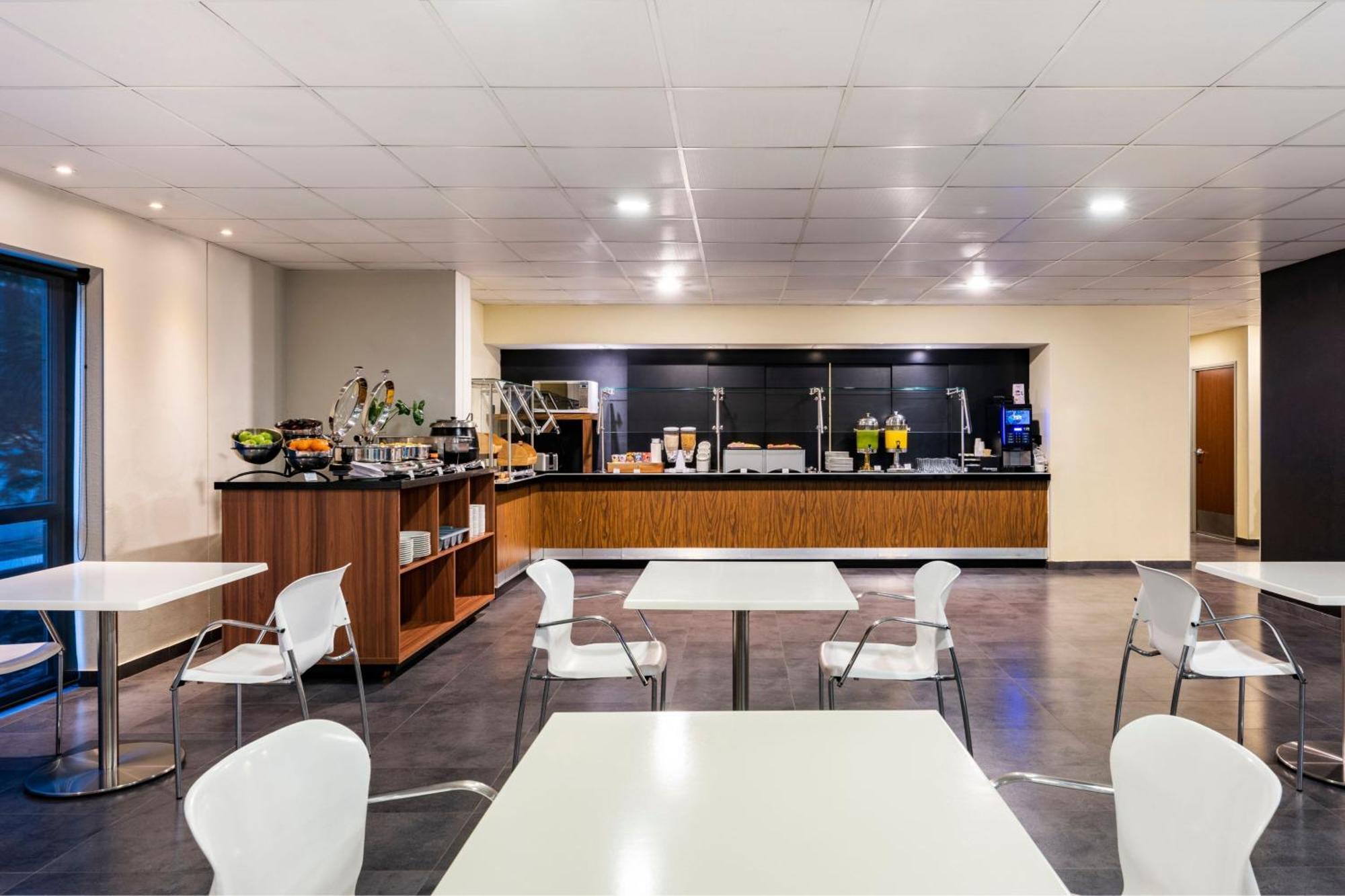 City Express Plus By Marriott Cali Colombia Bagian luar foto