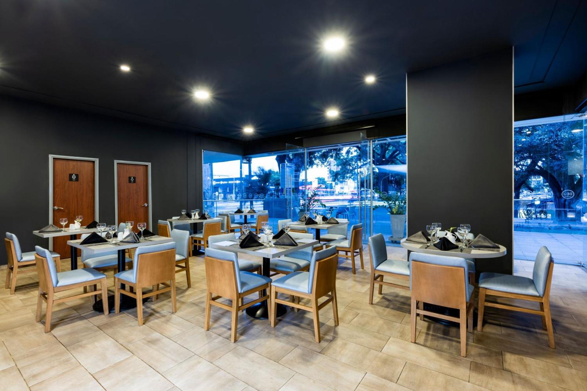 City Express Plus By Marriott Cali Colombia Bagian luar foto