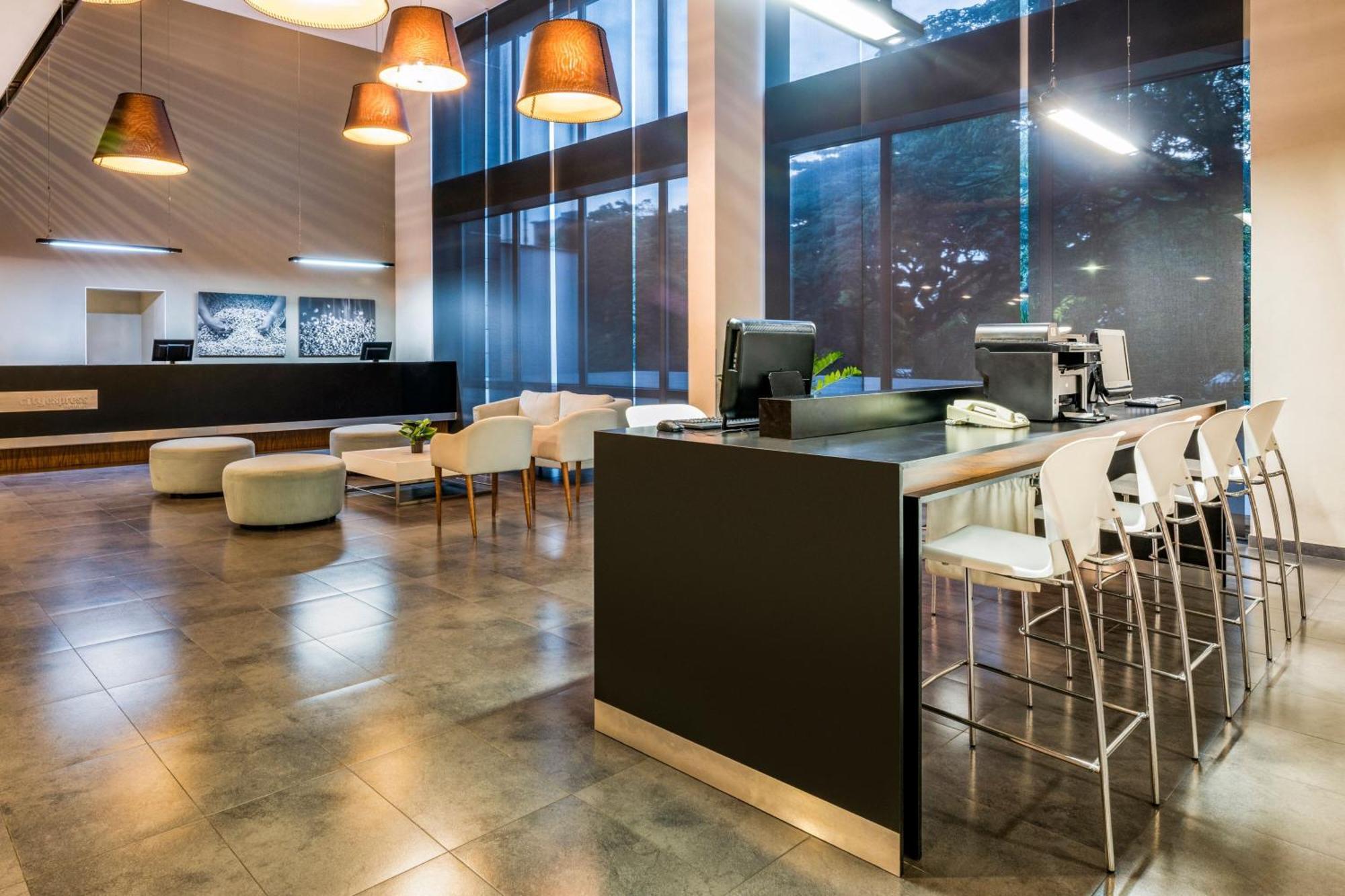 City Express Plus By Marriott Cali Colombia Bagian luar foto