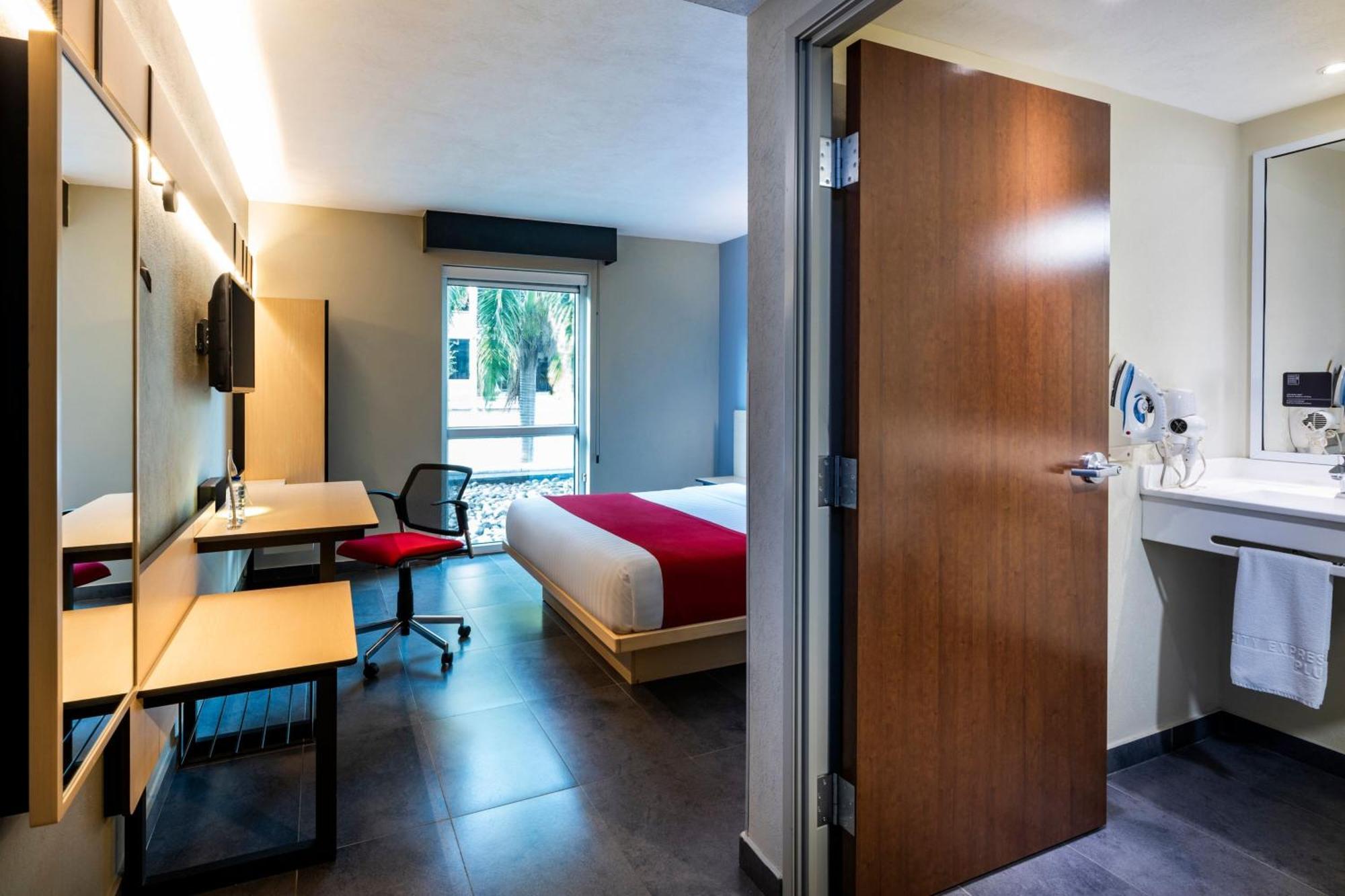 City Express Plus By Marriott Cali Colombia Bagian luar foto
