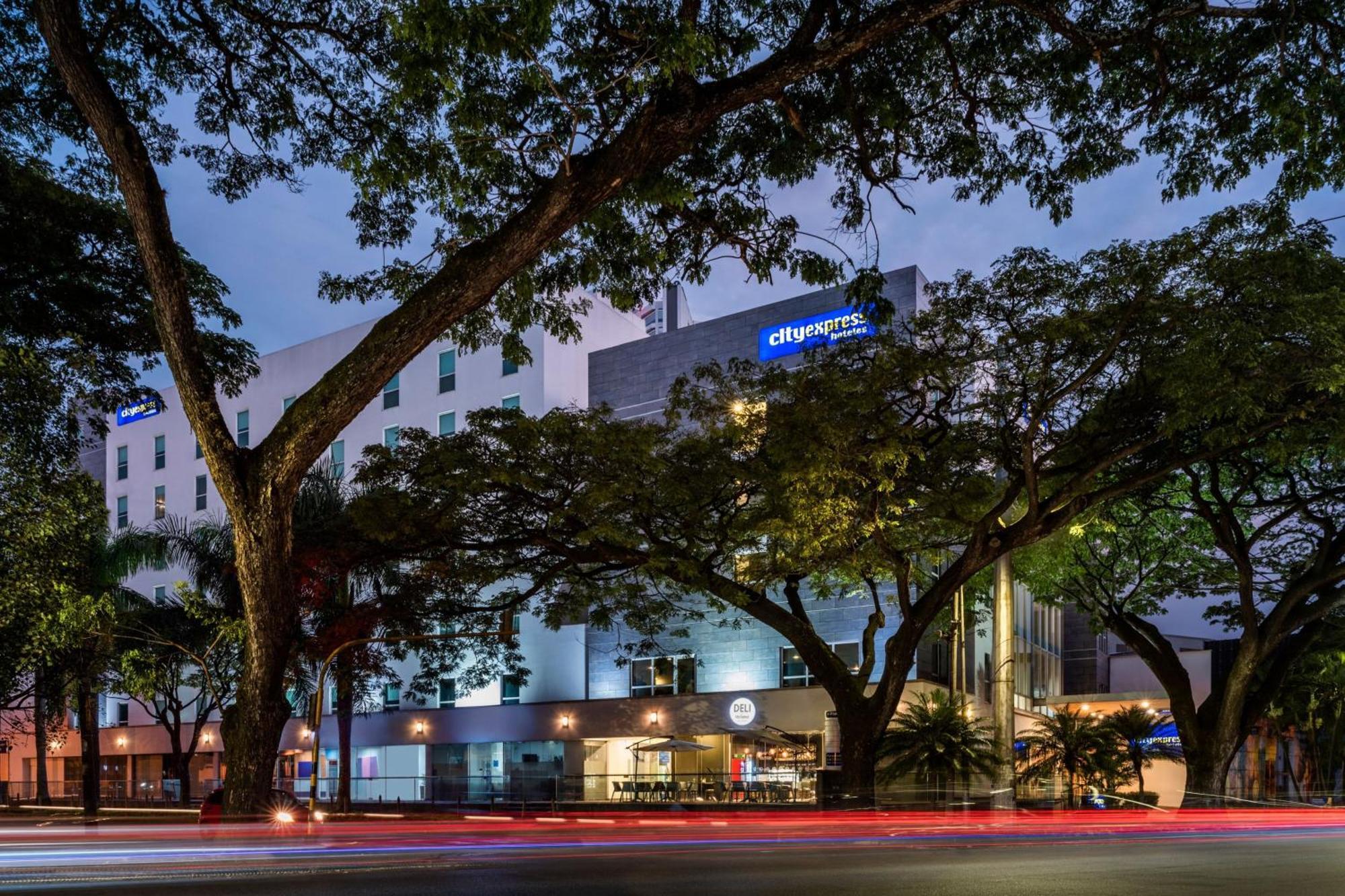 City Express Plus By Marriott Cali Colombia Bagian luar foto