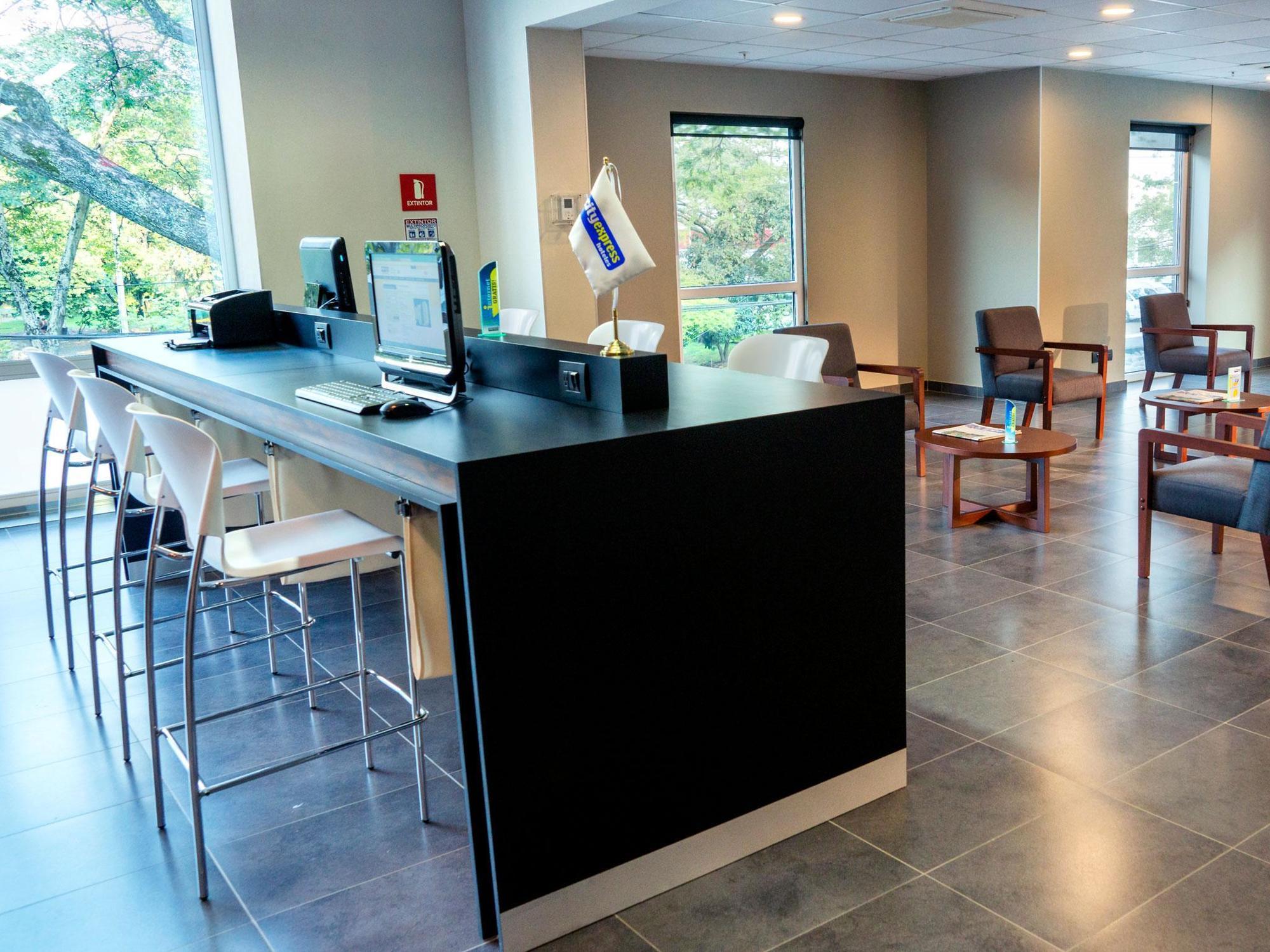 City Express Plus By Marriott Cali Colombia Bagian luar foto